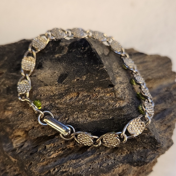 Vintage green crystal and Silver Bracelet - Picture 3 of 7